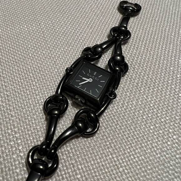 GUCCI SIGNORIA 20MM QUARTZ BLACK STAINLESS STEEL WATCH - Picture 3 of 8